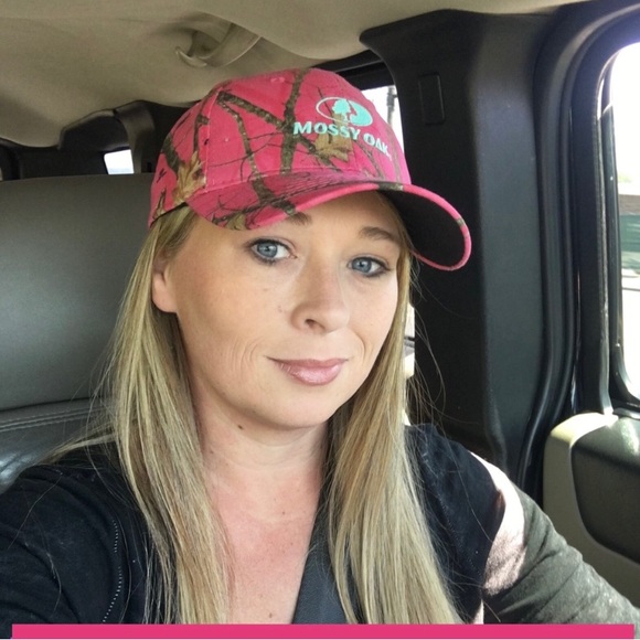 Meet your Posher, Nikki - Picture 2 of 2